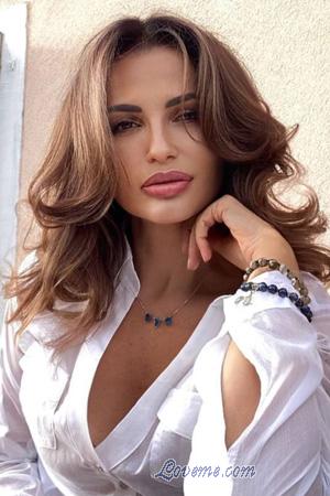 224110 - Irina Age: 51 - Ukraine