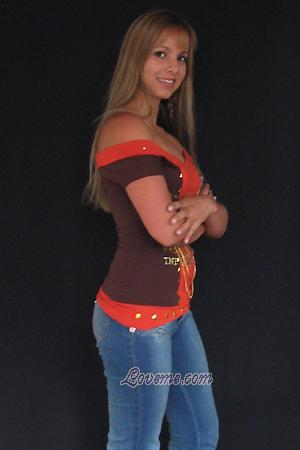 79835 - Sandra Age: 26 - Colombia